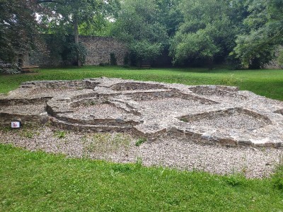 Míč toho nezbylo...