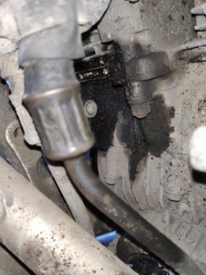 XJ600S trubka chladiče oleje